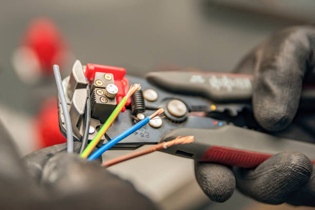 Best Licensed Electrician  in Coburg, OR